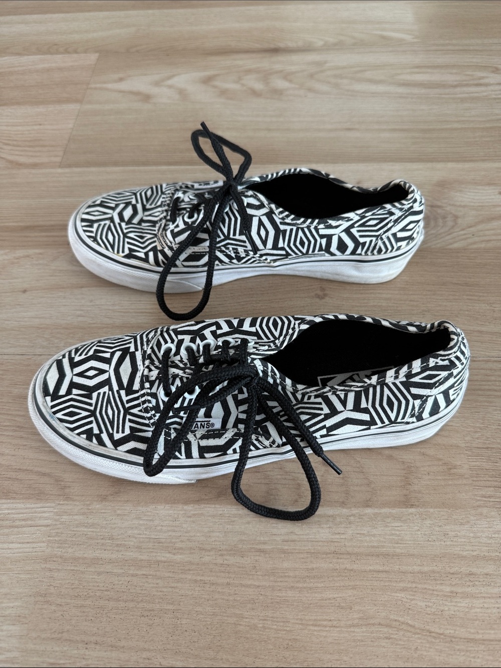 Vans Black & White Optical Hex Pattern Low-Top Sneakers - Picture 4 of 4